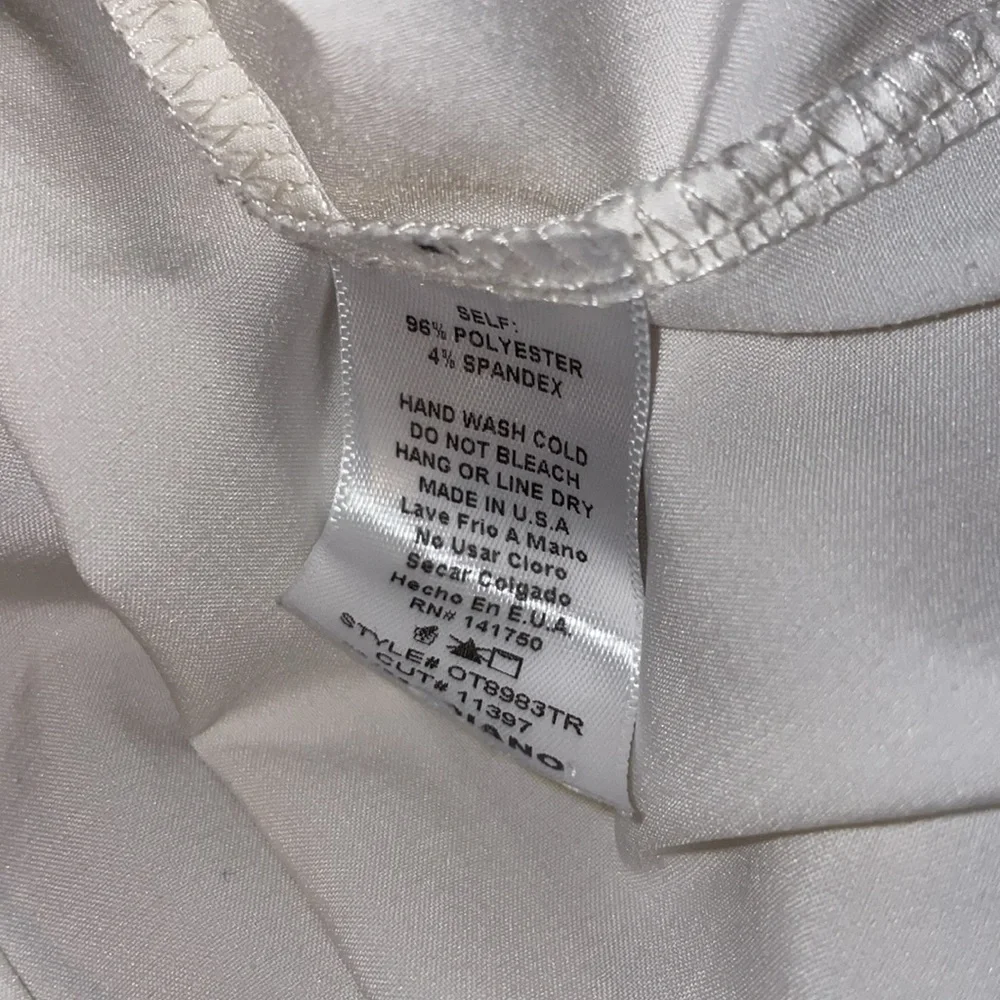 Allison Joy Elegant White V-Neck Blouse.  Size Medium - Picture 4 of 4